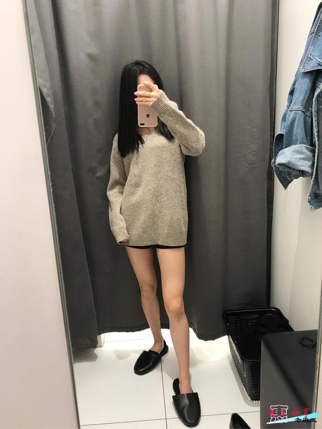 在试衣间拍的几款秋装优衣库，确实好看