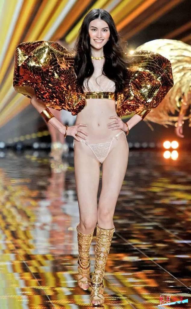 维多利亚的秘密中国超模——何穗，仙姑的美貌让人迷醉